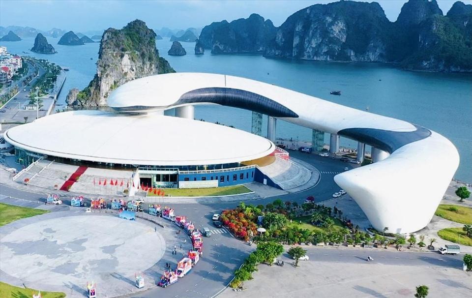 White Crown Hotel Ha Long Exterior foto