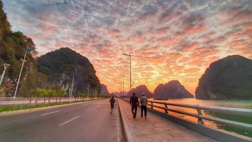 White Crown Hotel Ha Long Exterior foto