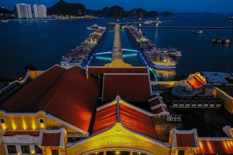 White Crown Hotel Ha Long Exterior foto